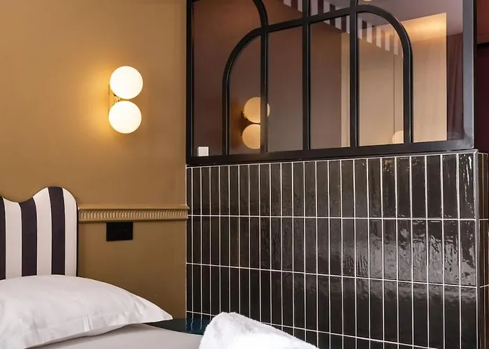 Art Deco Escapade Elegante Et Raffinee *
